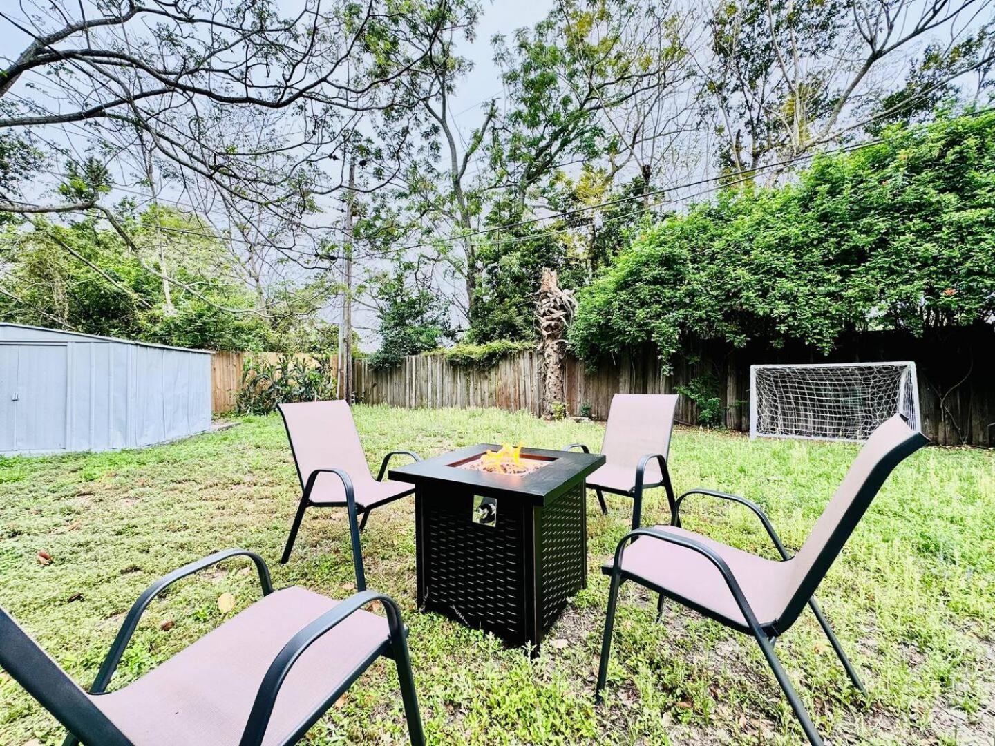 Family-Friendly Fire-Pit Pool Table & Soccer Villa Lakeland Exterior photo